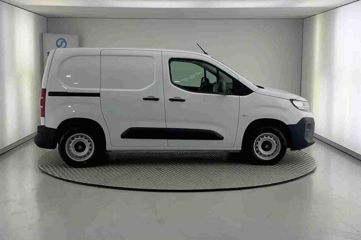 opel-combo-2025-diesel-1499cc