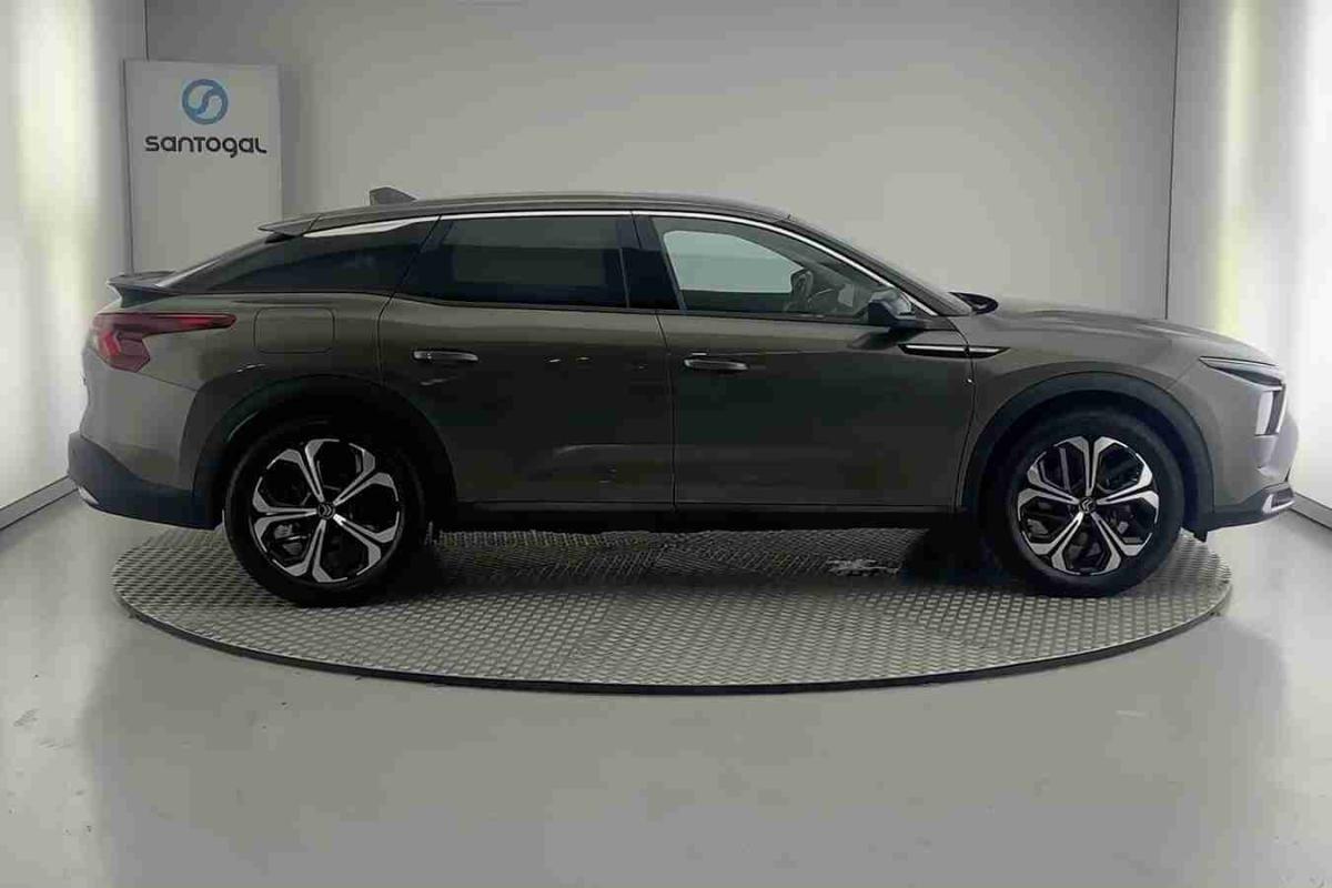 citroen-c5-x-2023-hibrido-1598cc