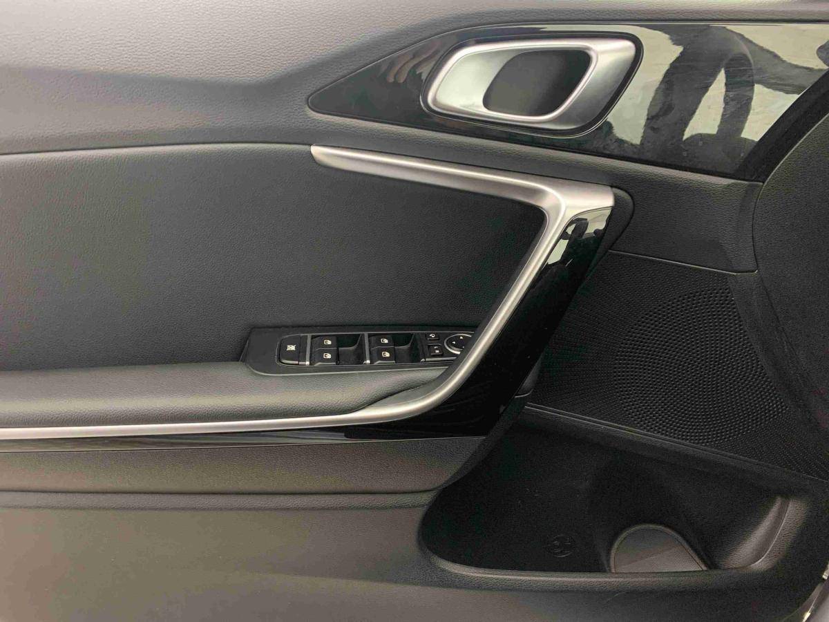 kia-ceed-2025-gasolina-998cc