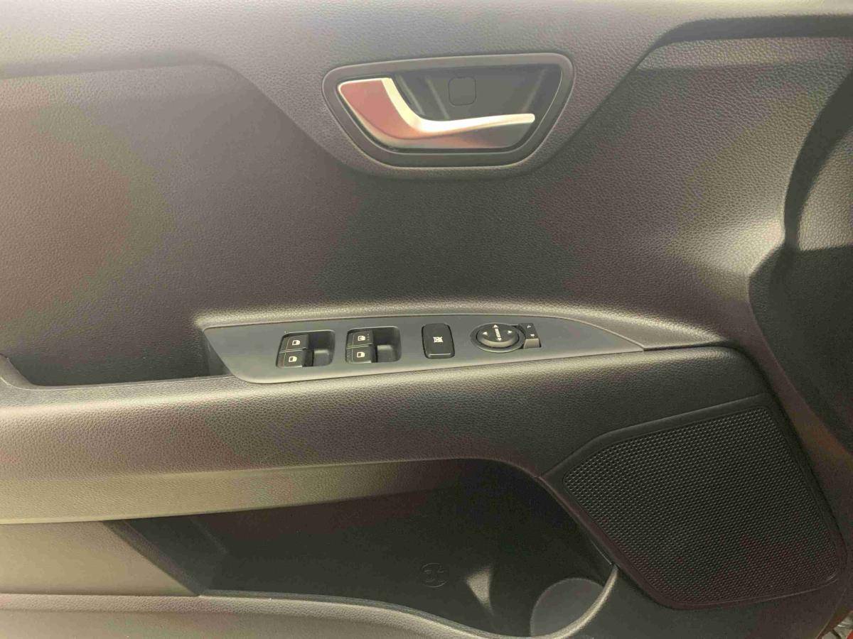 kia-stonic-2025-gasolina-1197cc