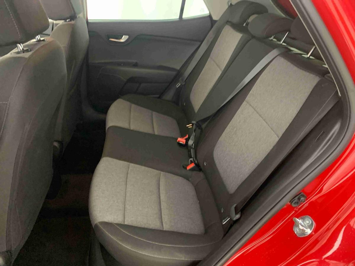 kia-stonic-2025-gasolina-1197cc