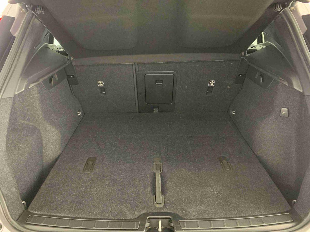 volvo-xc40-2025-gasolina-1969cc
