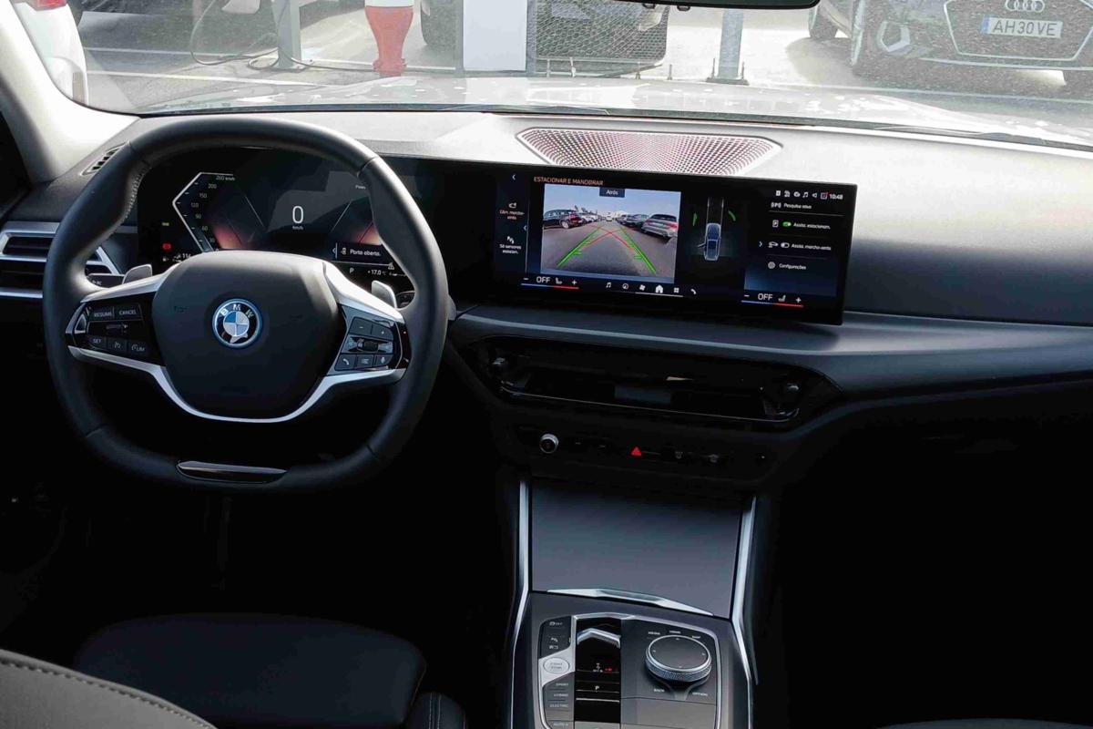 bmw-serie-3-330e-xdrive-2024-gasolina-1998cc