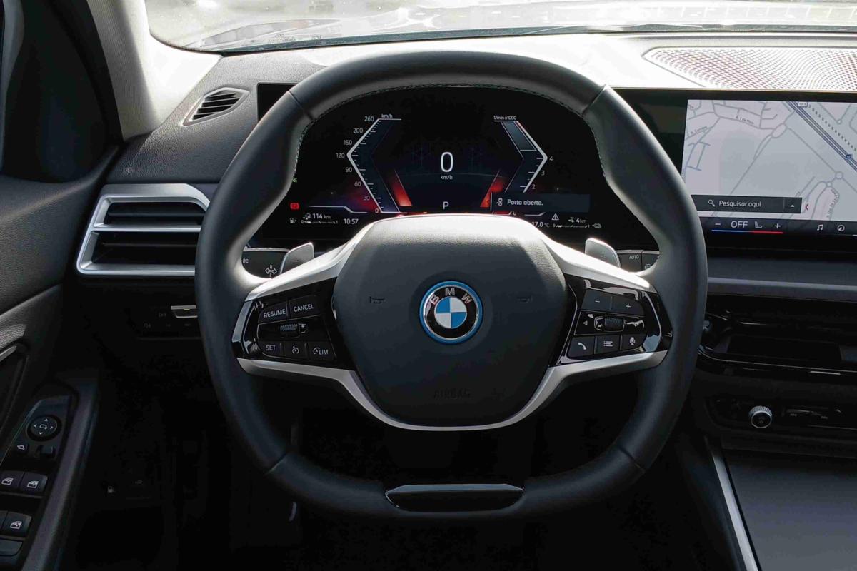 bmw-serie-3-330e-xdrive-2024-gasolina-1998cc