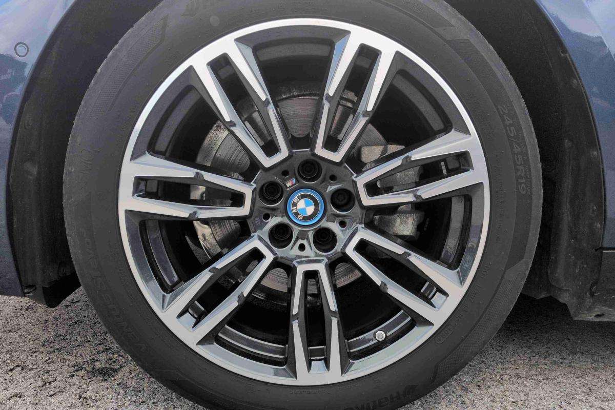 bmw-303-2024-hibrido-1998cc