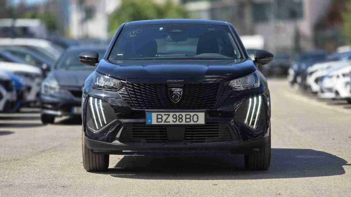 peugeot-e-2008-2025-eletrico-0cc