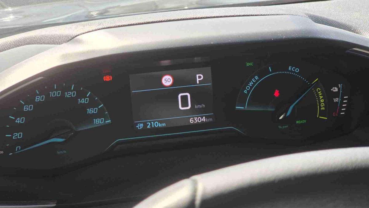 peugeot-e-2008-2025-eletrico-0cc