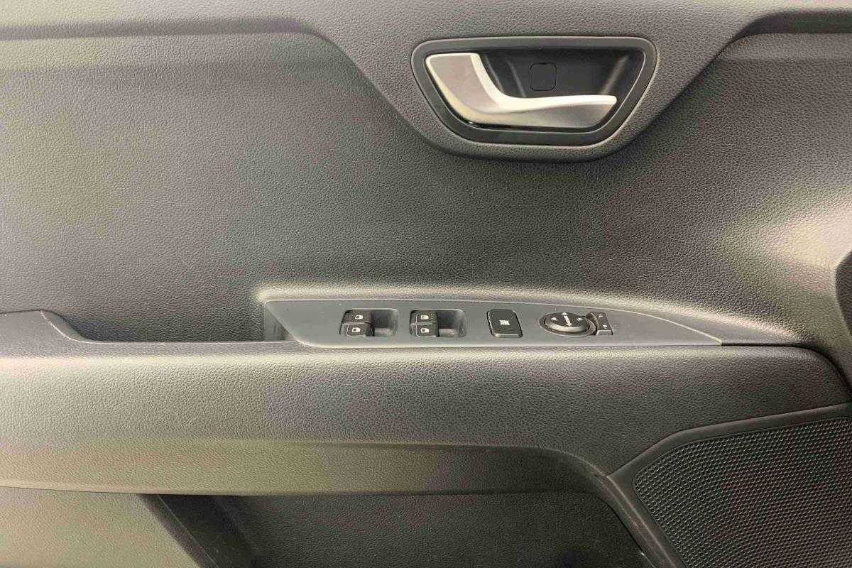 kia-stonic-2025-gasolina-1197cc