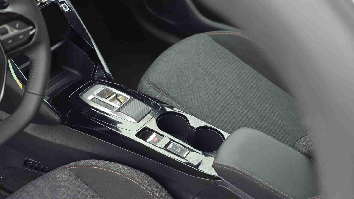 peugeot-e-208-2025-eletrico-0cc
