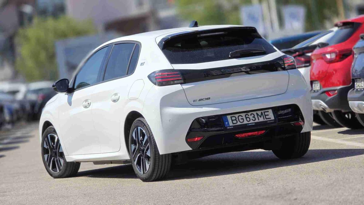 peugeot-e-208-2024-eletrico-0cc