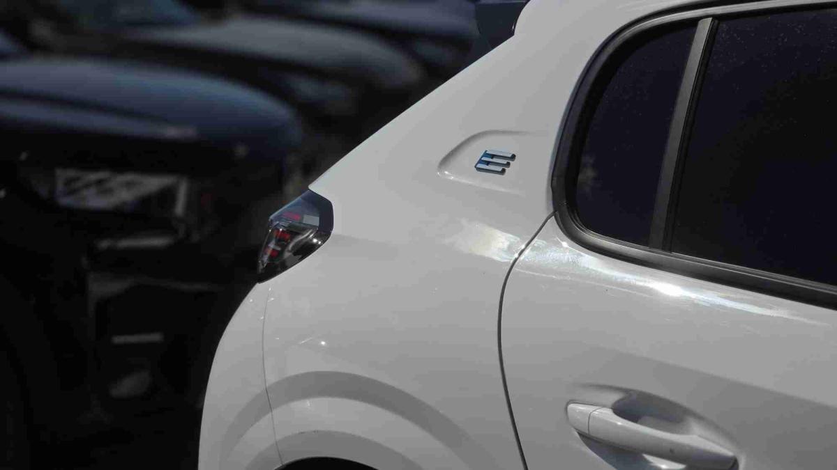 peugeot-e-208-2024-eletrico-0cc