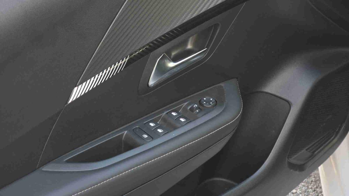 peugeot-e-208-2024-eletrico-0cc