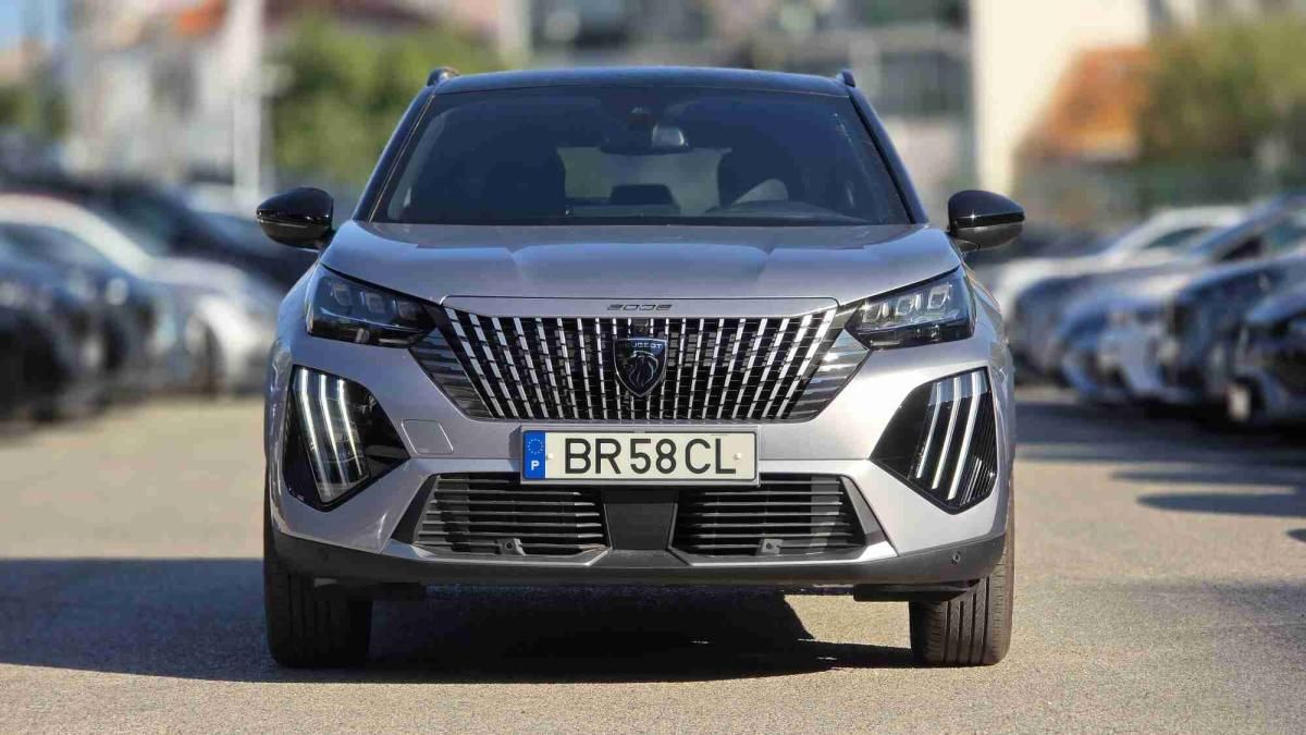 peugeot-e-2008-2025-eletrico-0cc
