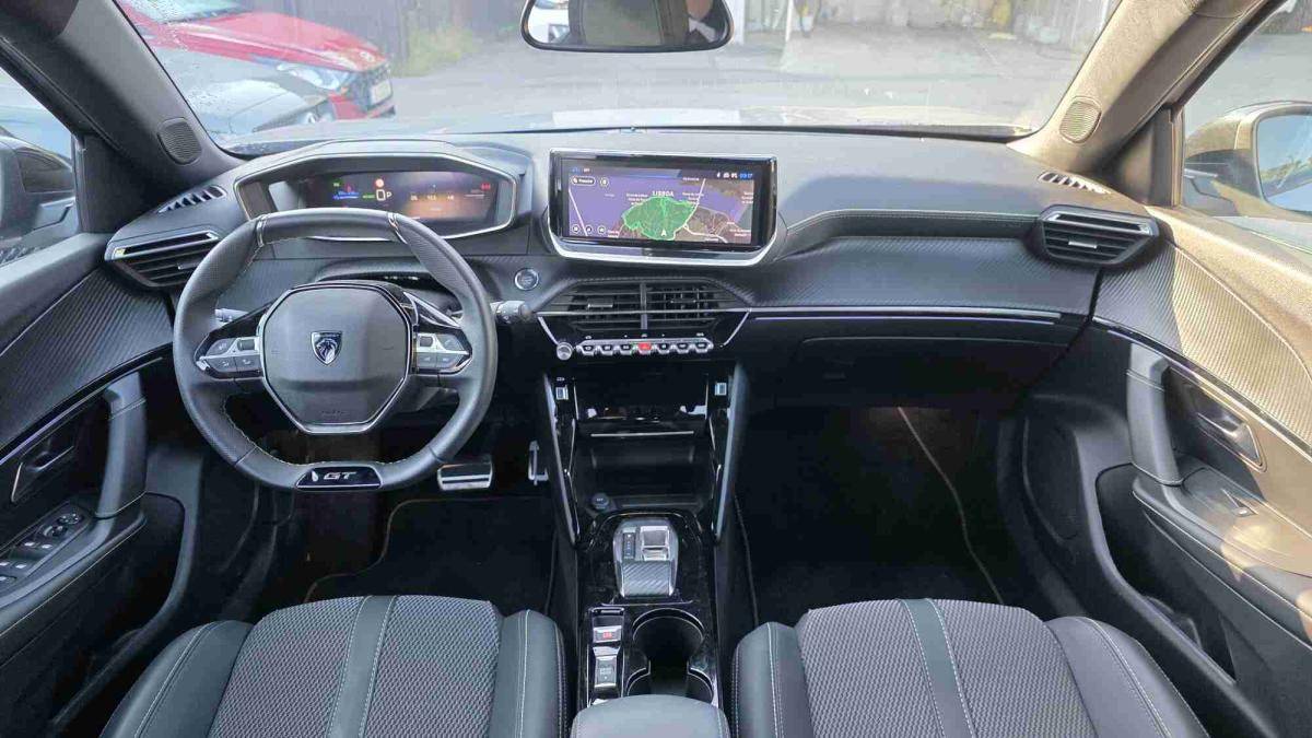 peugeot-e-2008-2025-eletrico-0cc