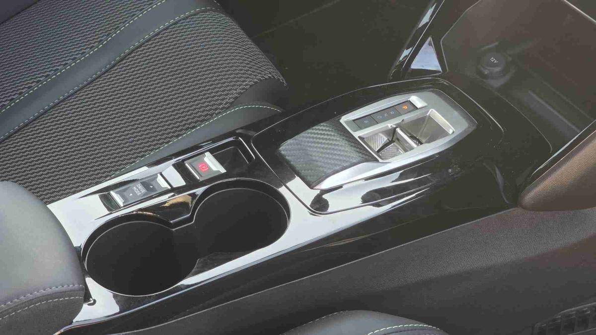 peugeot-e-2008-2025-eletrico-0cc