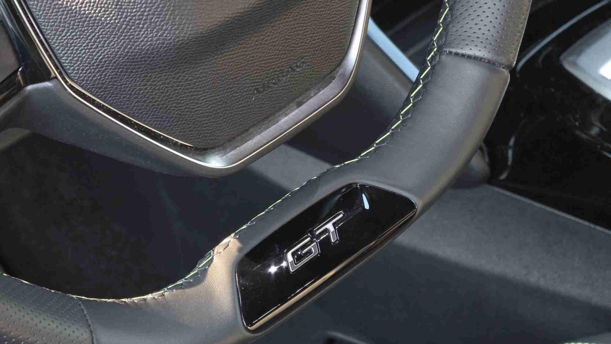 peugeot-e-2008-2025-eletrico-0cc