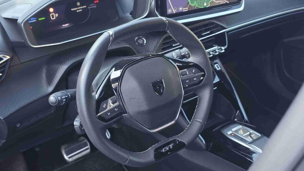 peugeot-e-2008-2025-eletrico-0cc