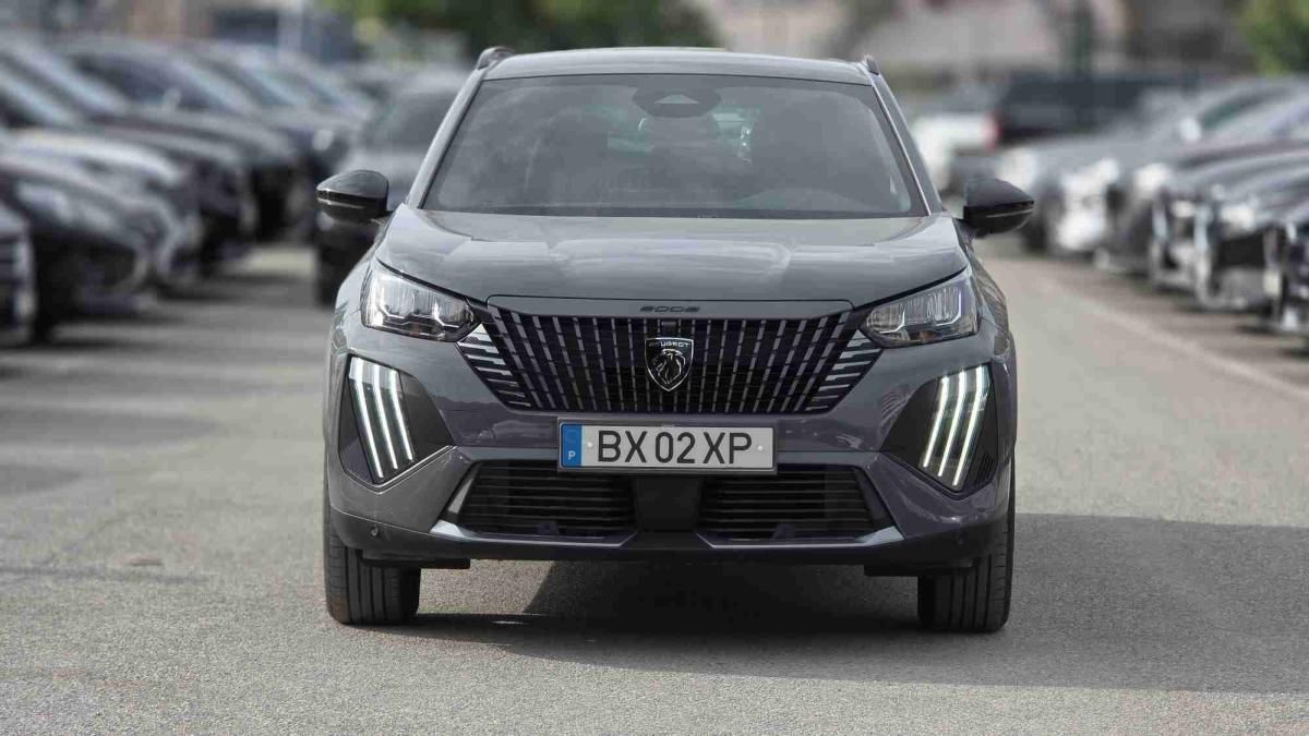 peugeot-e-2008-2025-eletrico-0cc