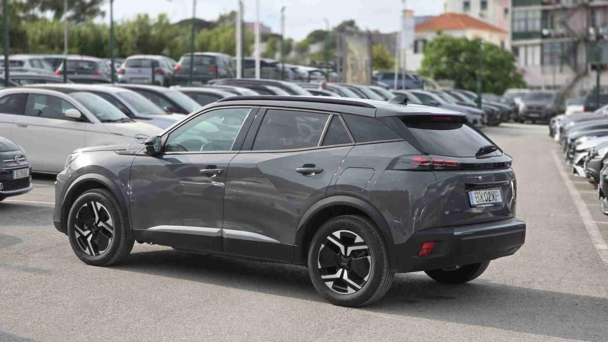 peugeot-e-2008-2025-eletrico-0cc