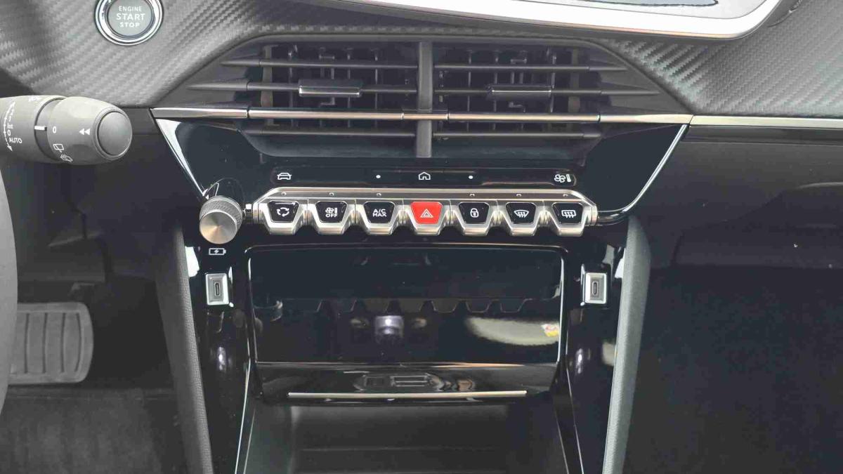 peugeot-e-2008-2025-eletrico-0cc