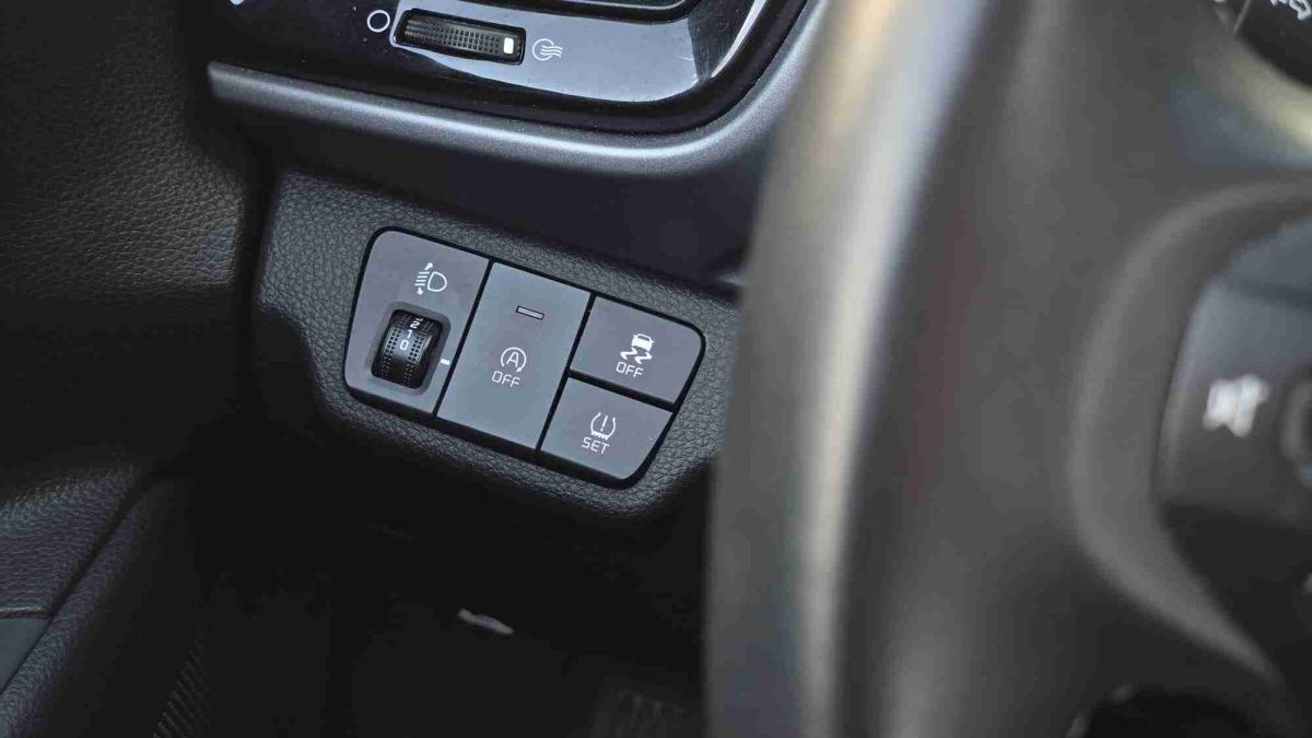 kia-stonic-2025-gasolina-998cc