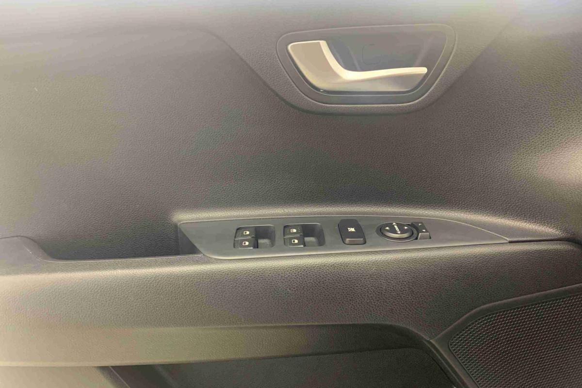 kia-stonic-2025-gasolina-1197cc