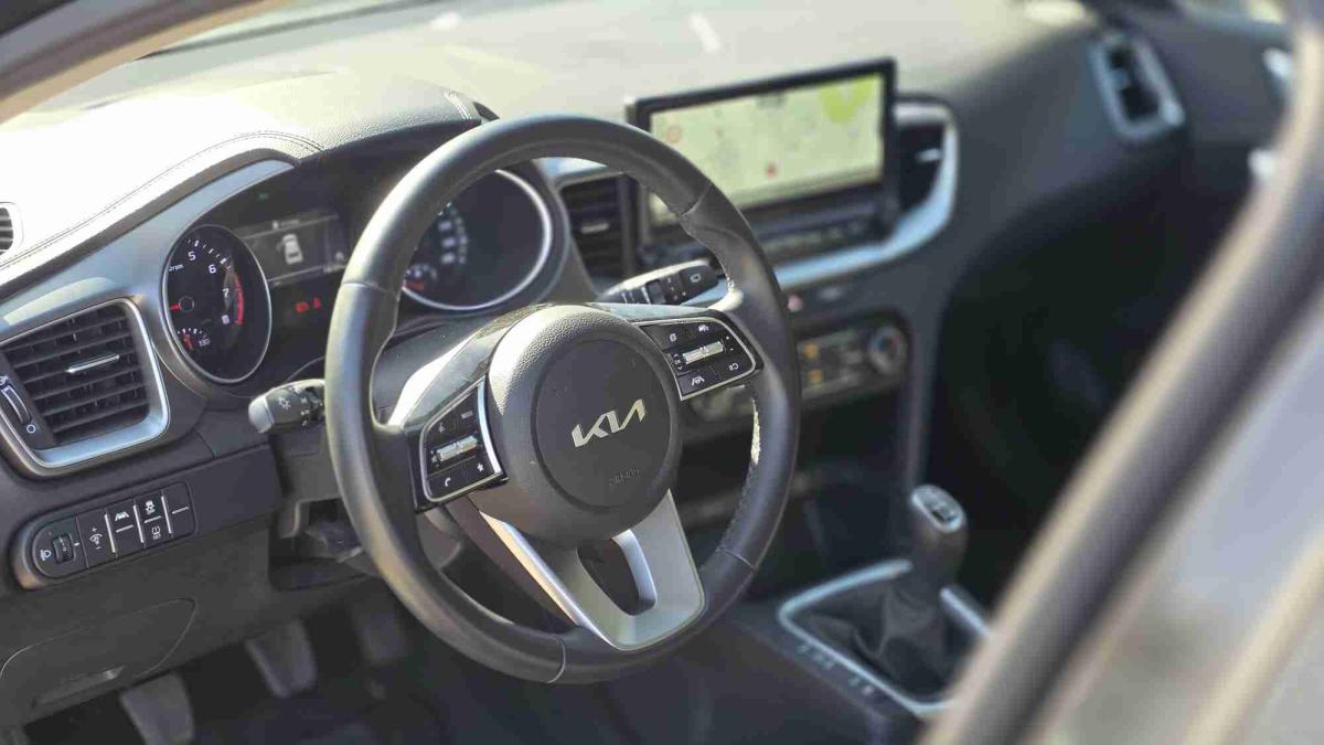 kia-xceed-2025-gasolina-998cc