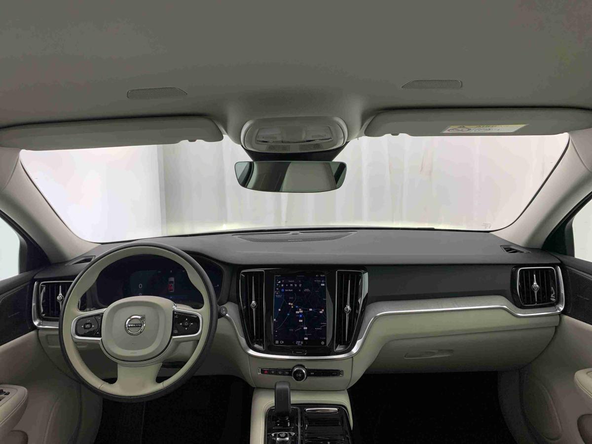 volvo-v60-2025-hibrido-1969cc