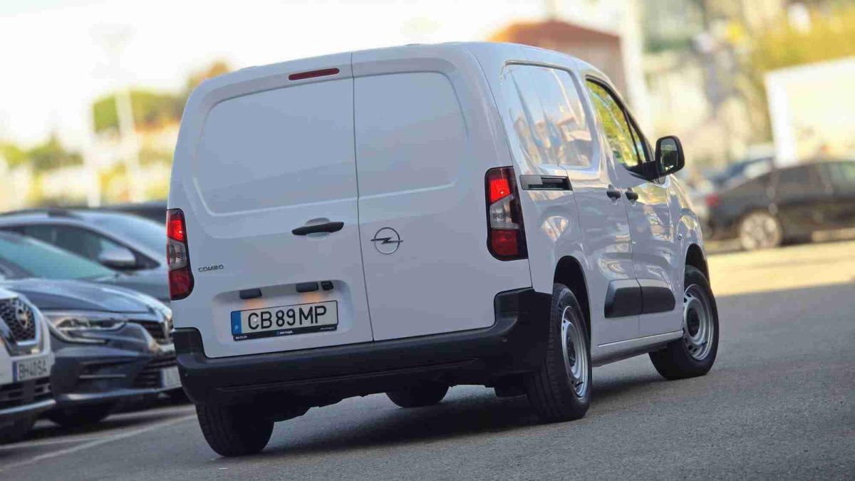 opel-combo-2025-diesel-1499cc