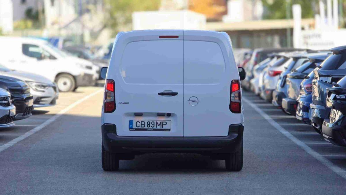 opel-combo-2025-diesel-1499cc