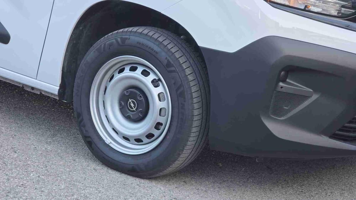 opel-combo-2025-diesel-1499cc