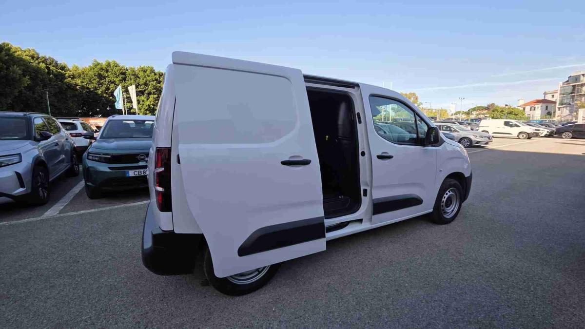 opel-combo-2025-diesel-1499cc