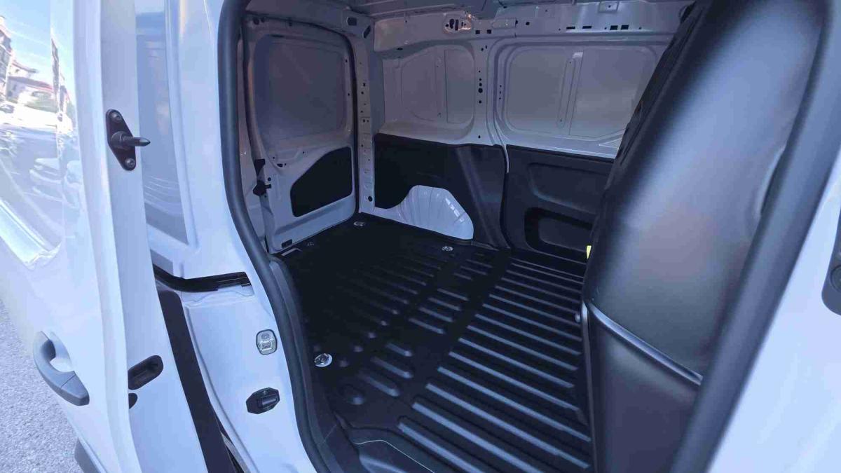 opel-combo-2025-diesel-1499cc