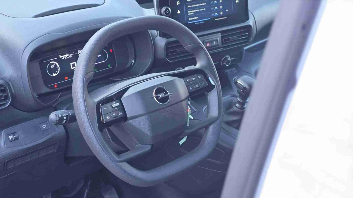 opel-combo-2025-diesel-1499cc