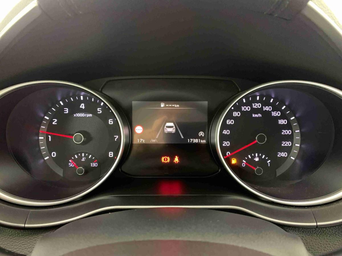 kia-xceed-2025-gasolina-998cc