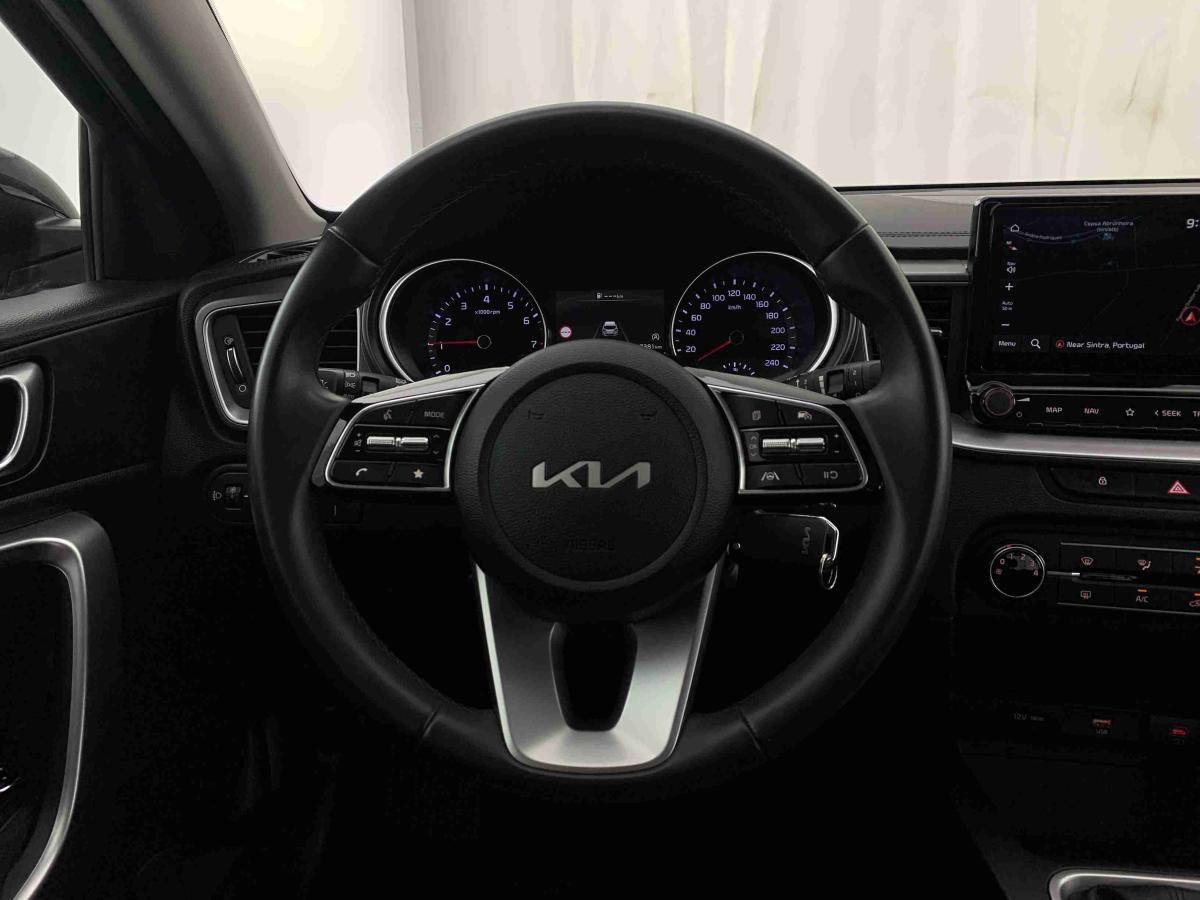 kia-xceed-2025-gasolina-998cc