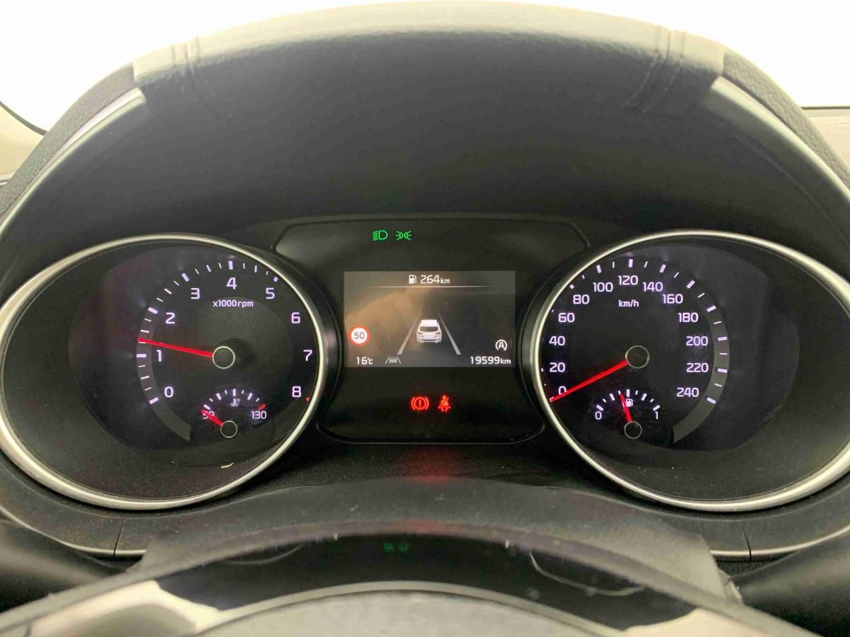 kia-xceed-2025-gasolina-998cc