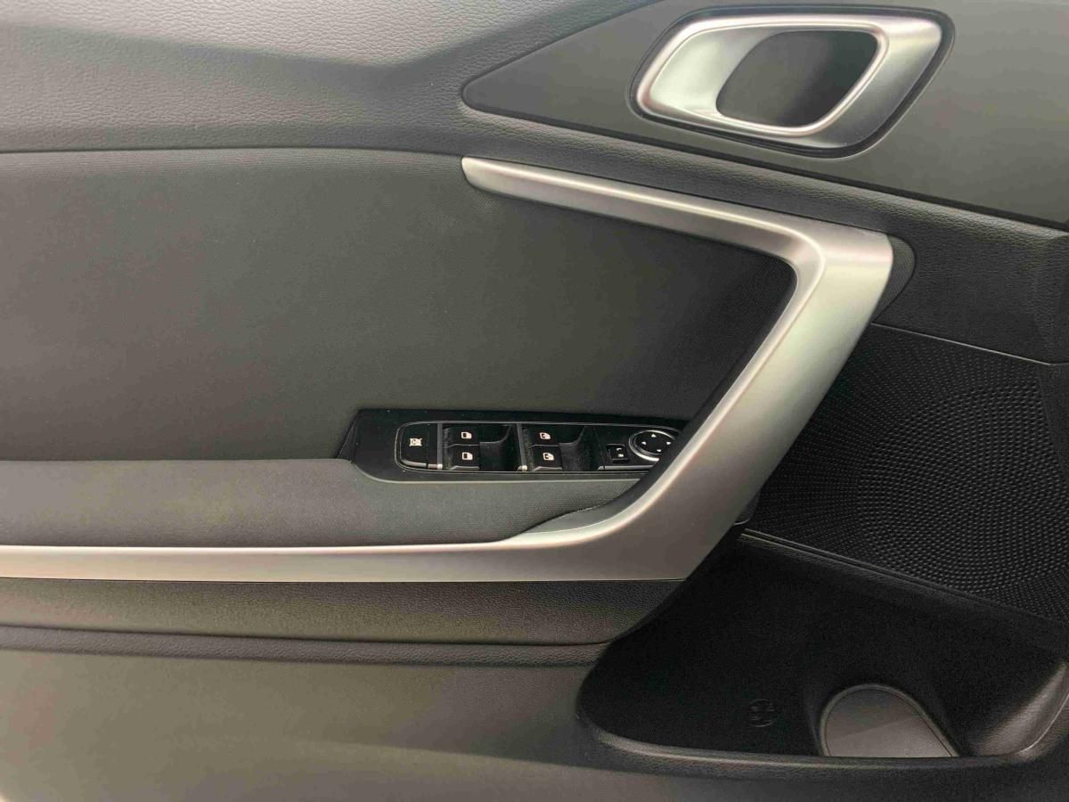 kia-xceed-2025-gasolina-998cc