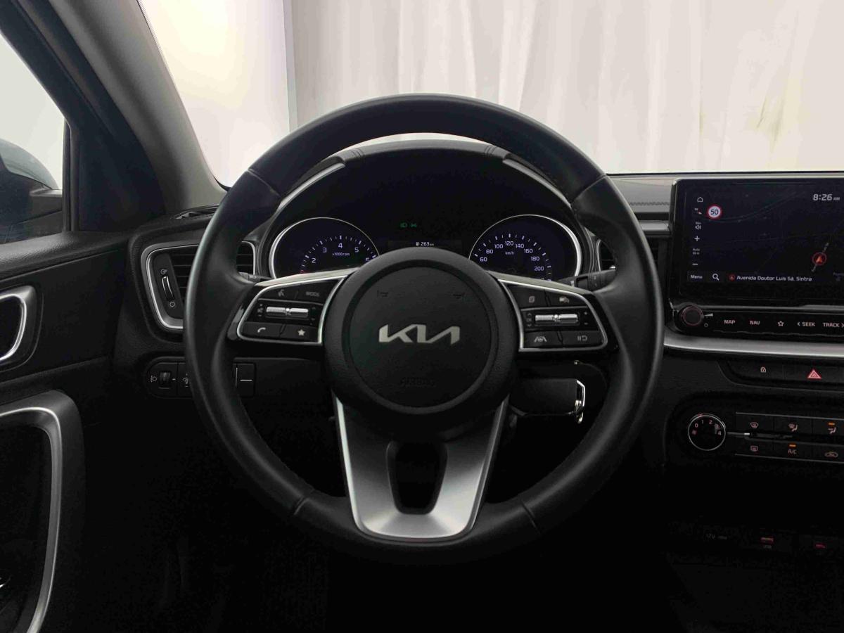 kia-xceed-2025-gasolina-998cc