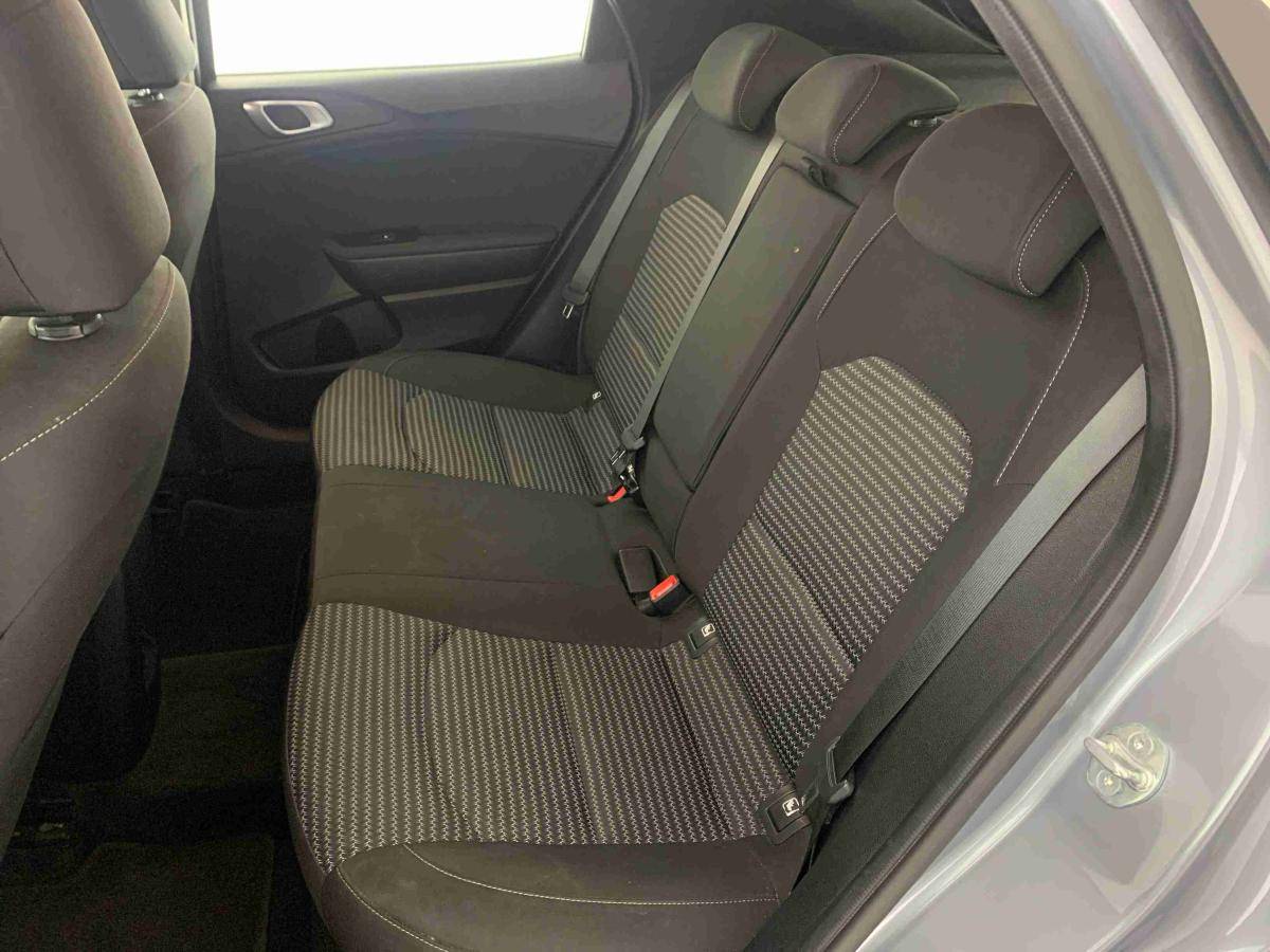 kia-xceed-2025-gasolina-998cc