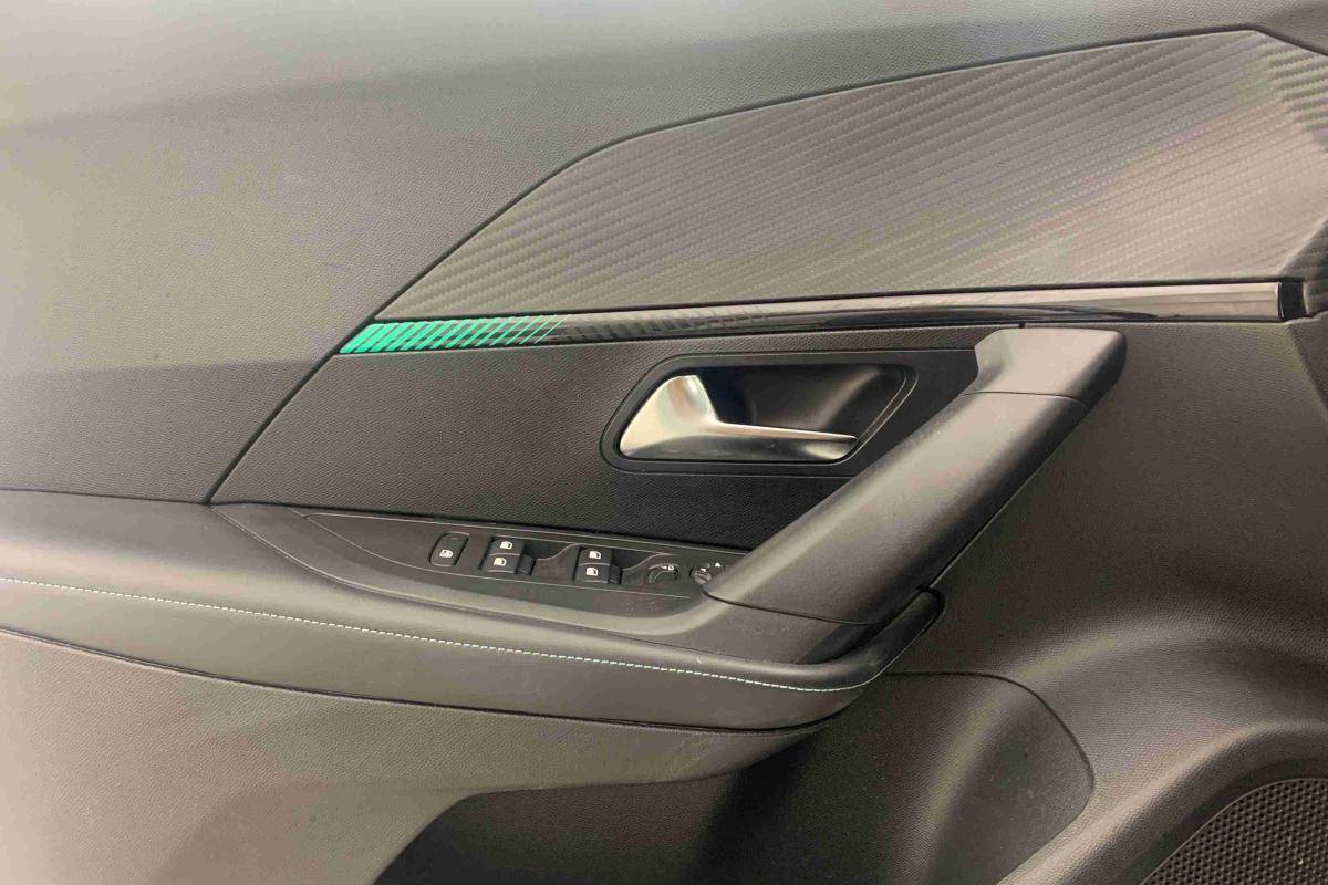 peugeot-2008-2022-gasolina-1199cc