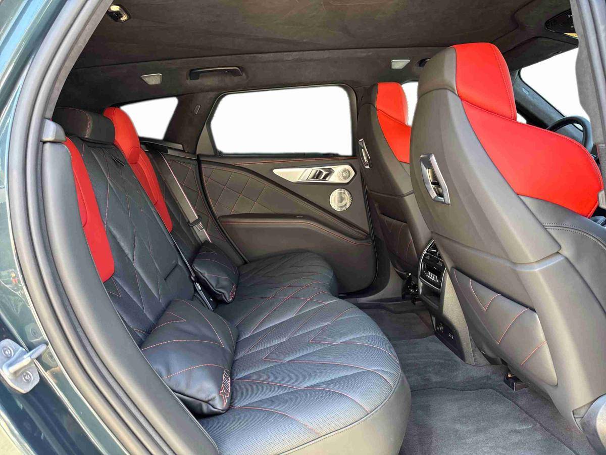 bmw-xm-2025-hibrido-4395cc