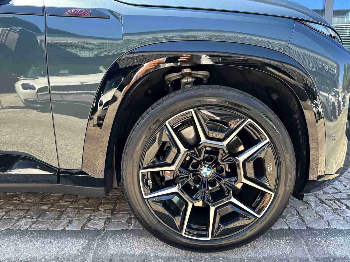 bmw-xm-2025-hibrido-4395cc