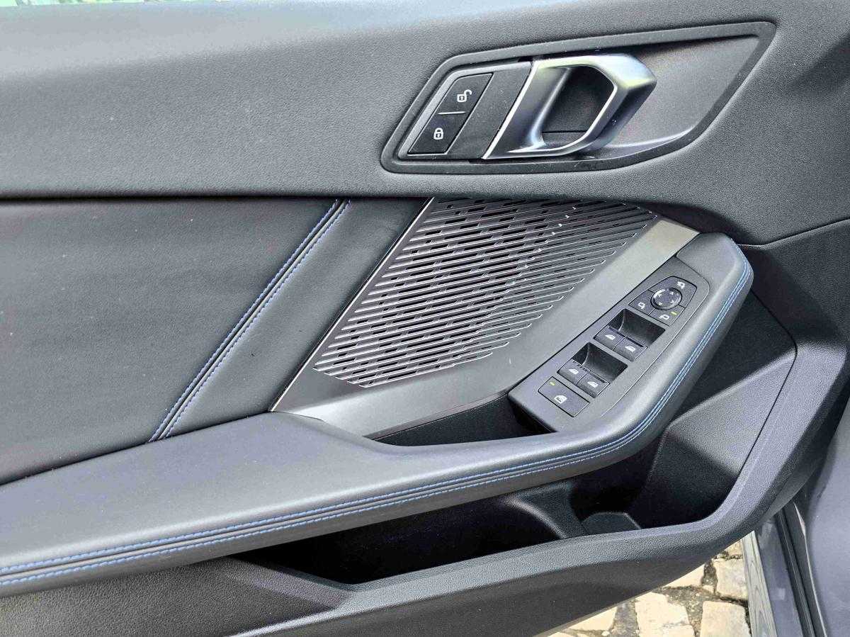 bmw-serie-1-2025-gasolina-1499cc