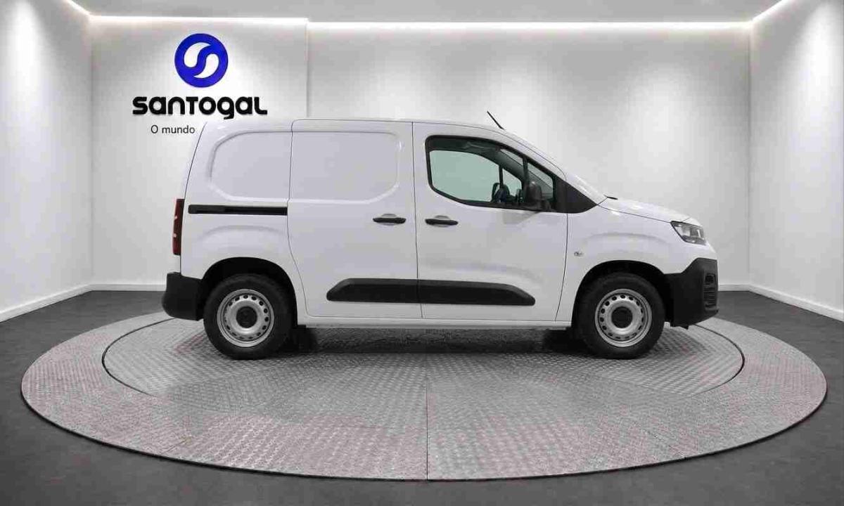 citroen-berlingo-2025-diesel-1499cc
