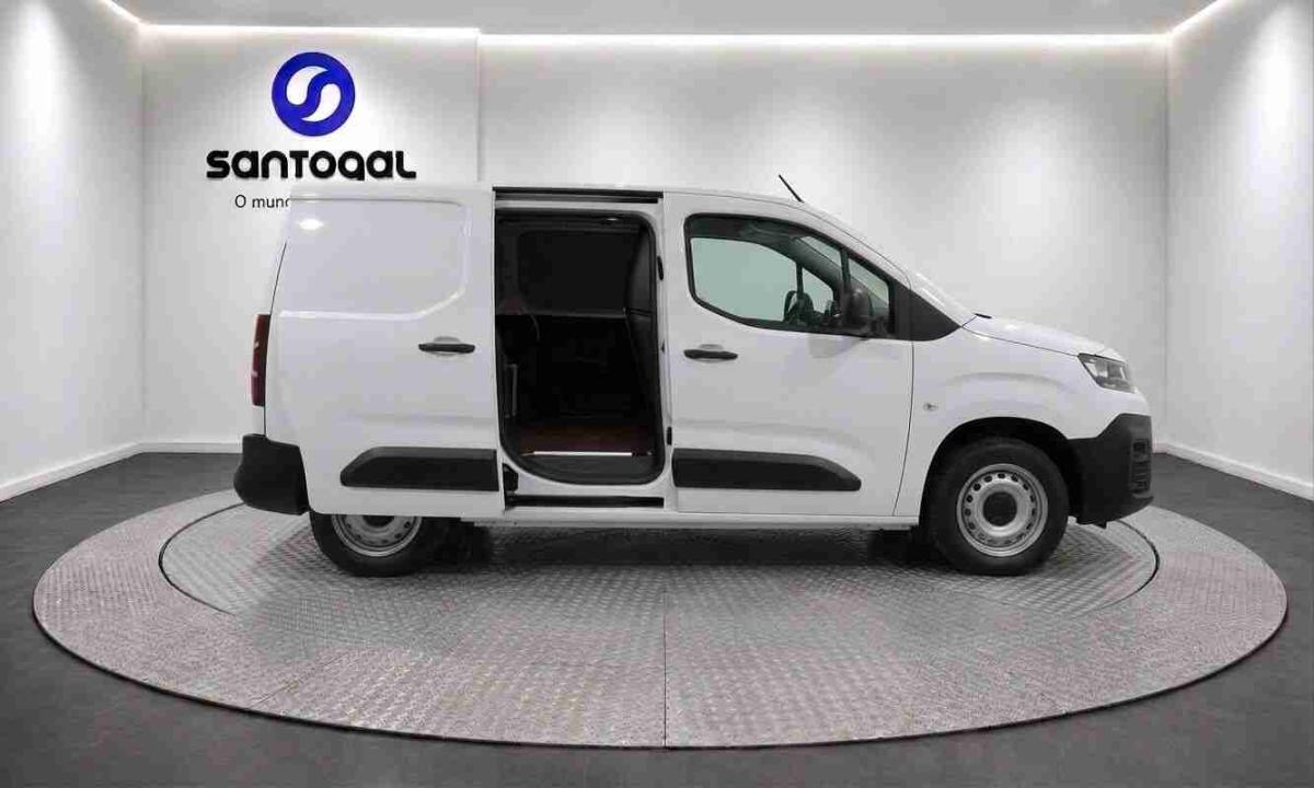 citroen-berlingo-2025-diesel-1499cc