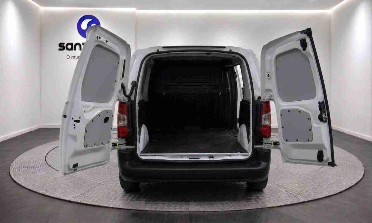 citroen-berlingo-2025-diesel-1499cc