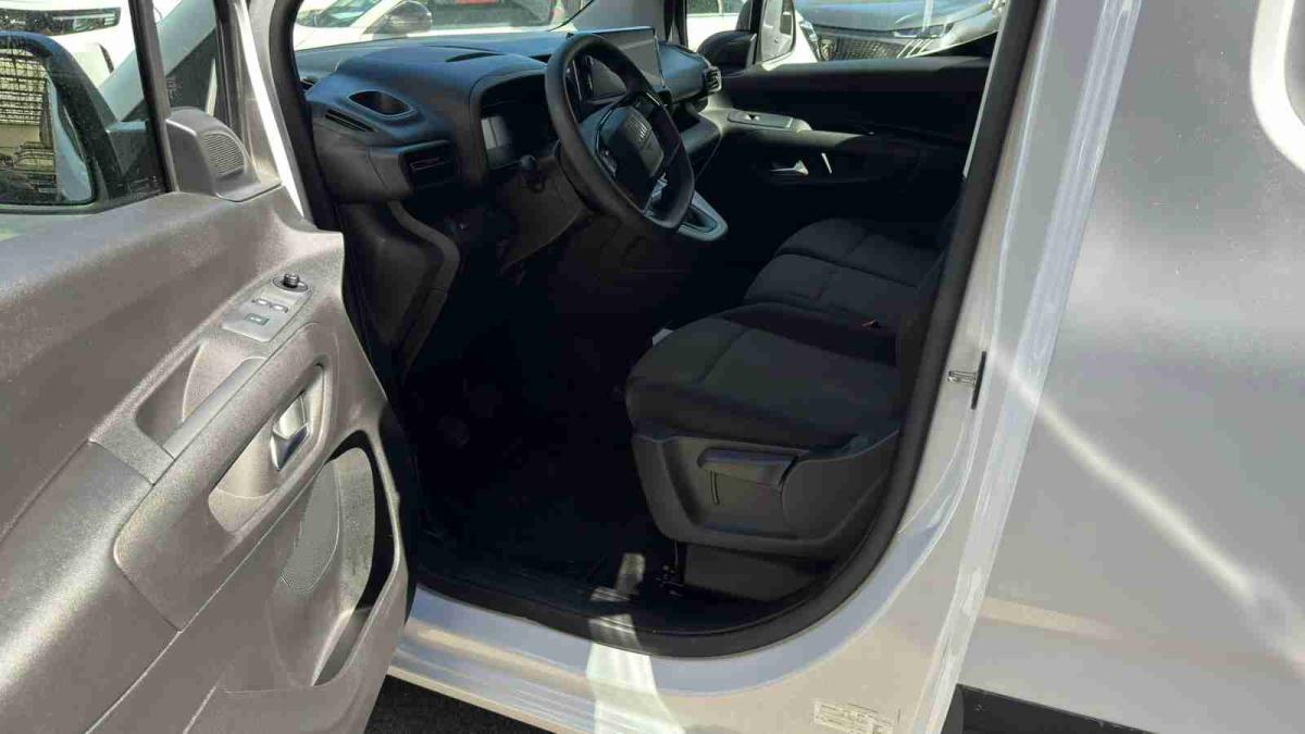 fiat-doblo-2025-diesel-1499cc