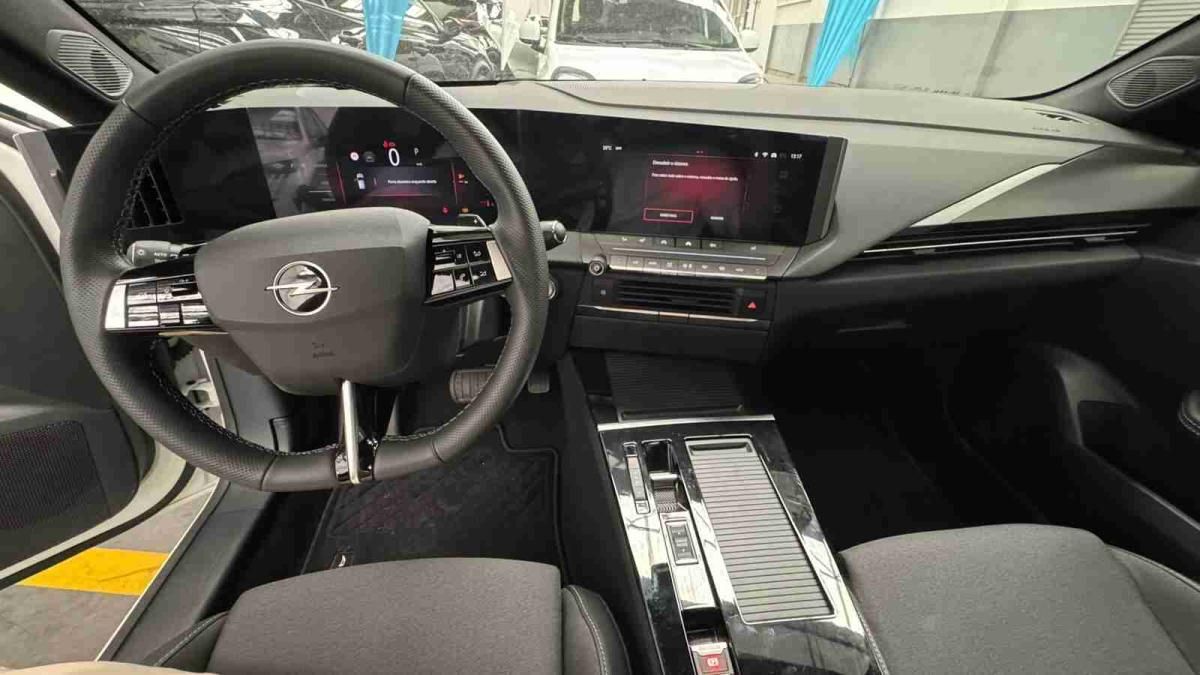 opel-astra-2025-gasolina-1199cc