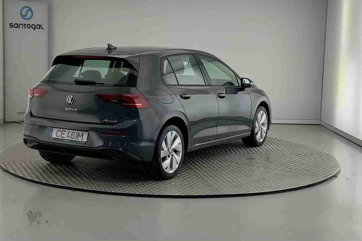 volkswagen-golf-2026-hibrido-1498cc